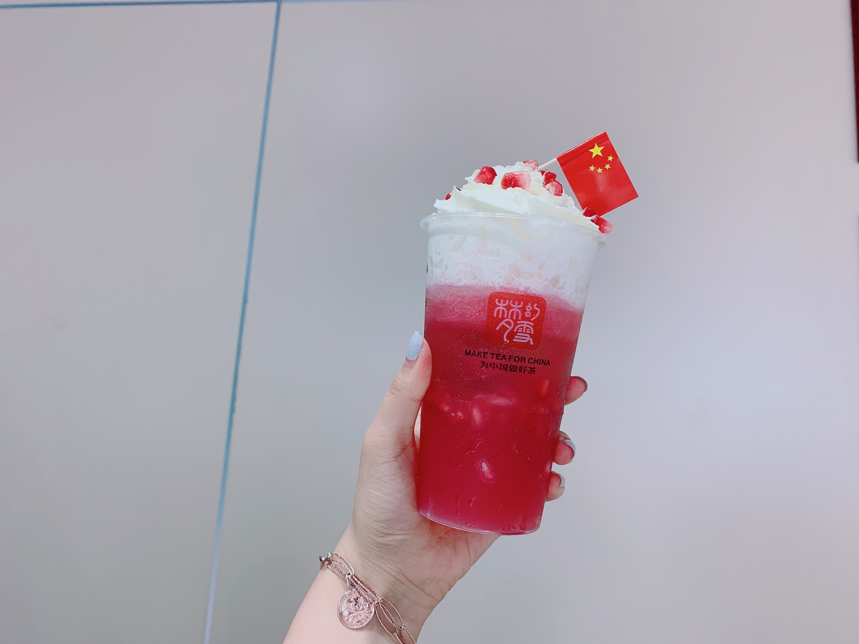 开奶茶加盟店怎么制定经营策略呢？梦幻雪教你